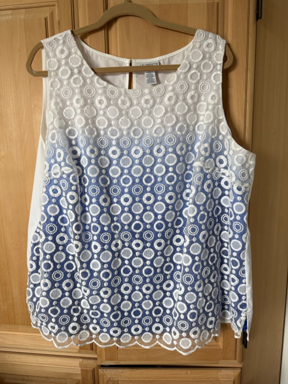 Liz Claiborne White to Blue Eyelet Ombre Sleeveless Camisole